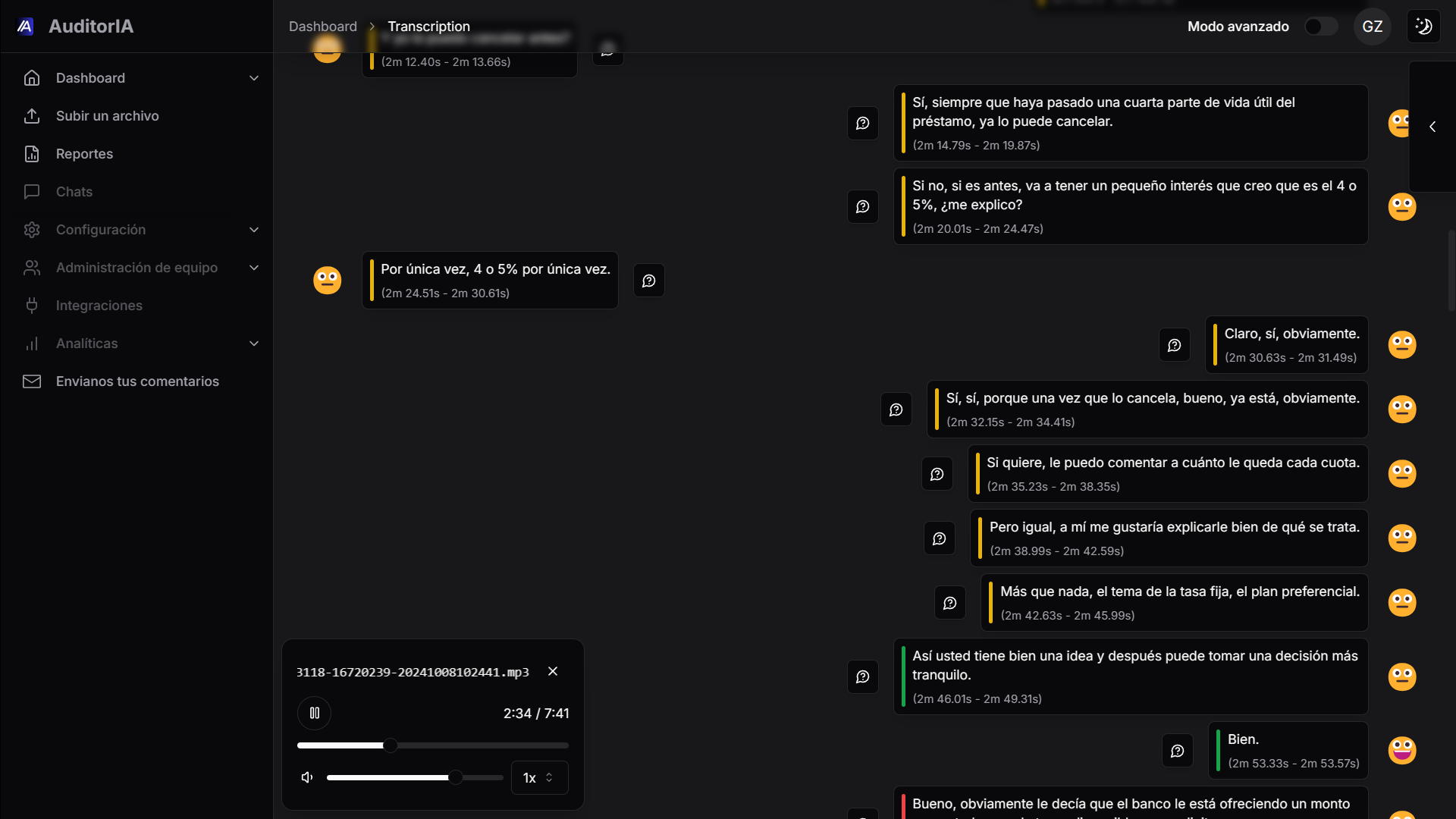 Visor de transcrições com segmentos de falantes, emoções e player de áudio